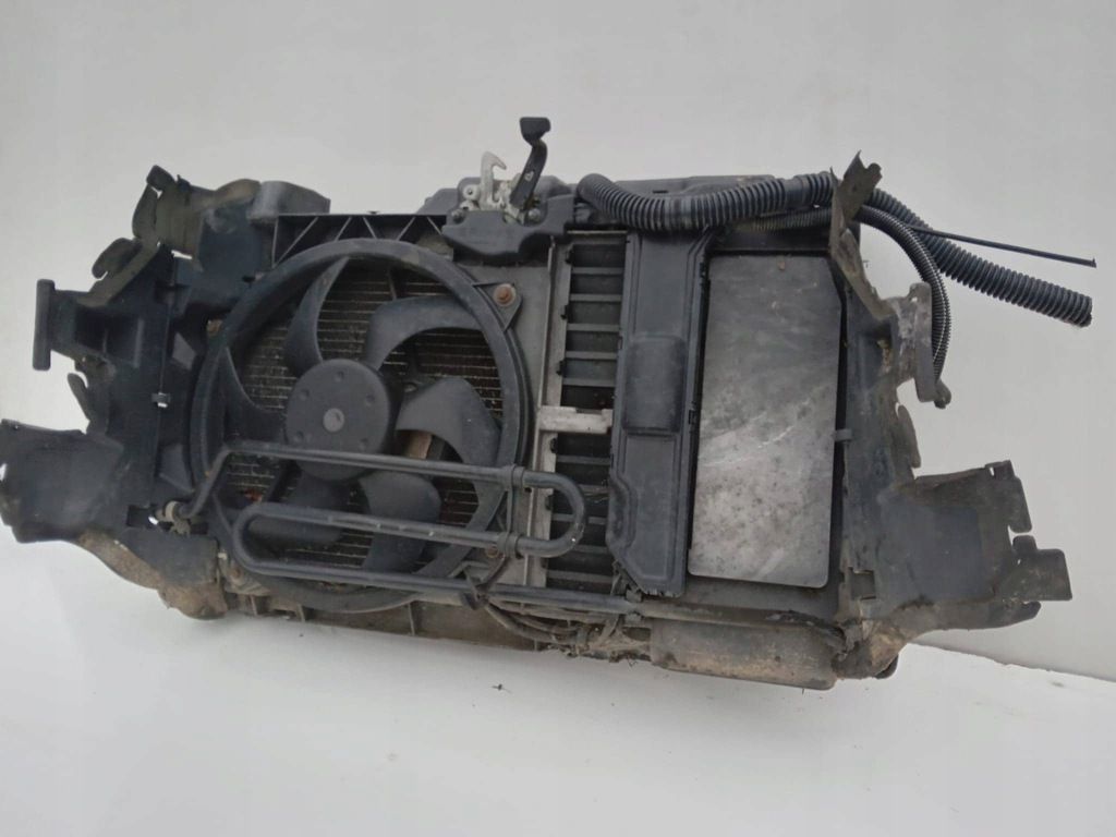 фото №1, Pas передній радіатор peugeot 407 1.6 1.8 16v