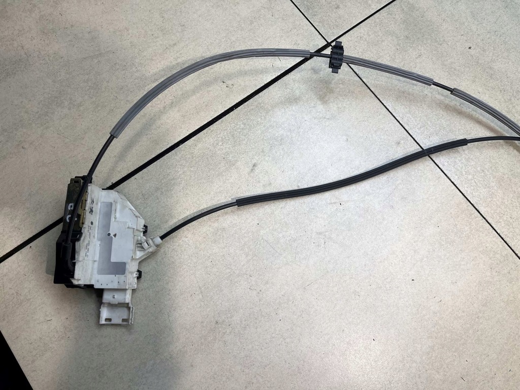 фото №9, Замок двері правий перед 6pin peugeot 1007 1.4 16v 9660701080d