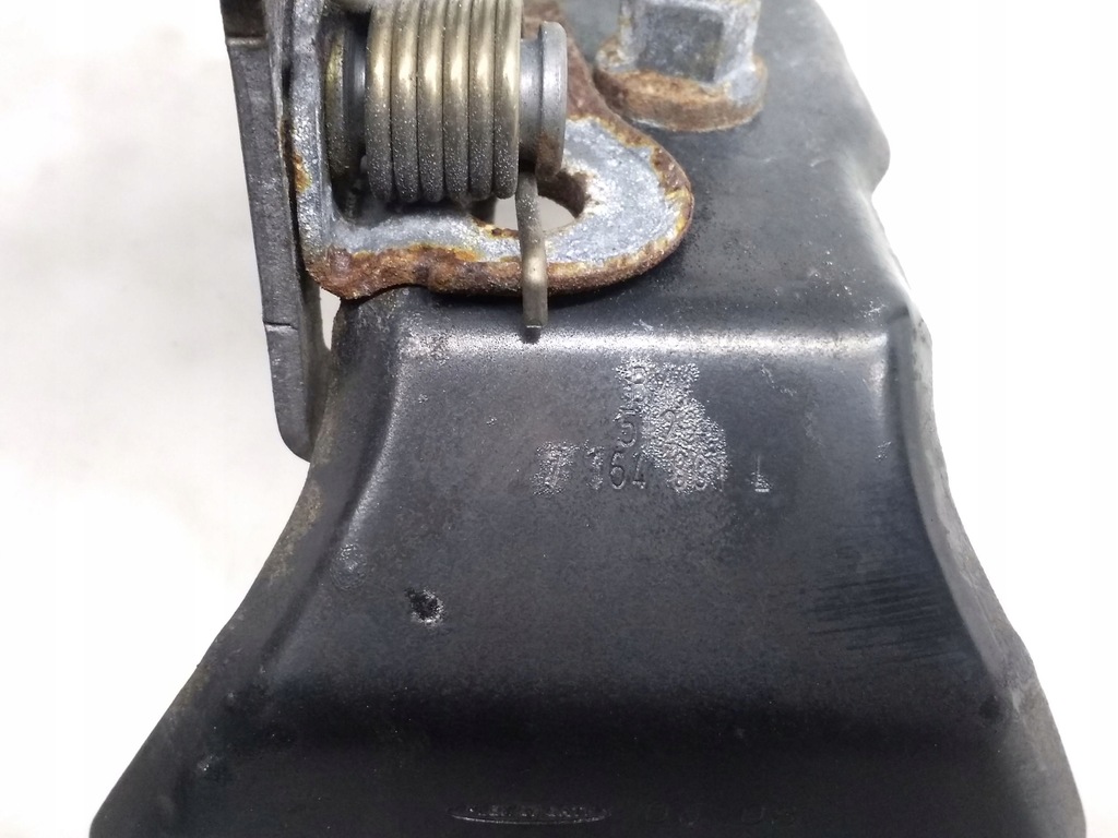 фото №5, Bmw x5 e70 2008 засов / крепление замка крышки передней / капот двигателя