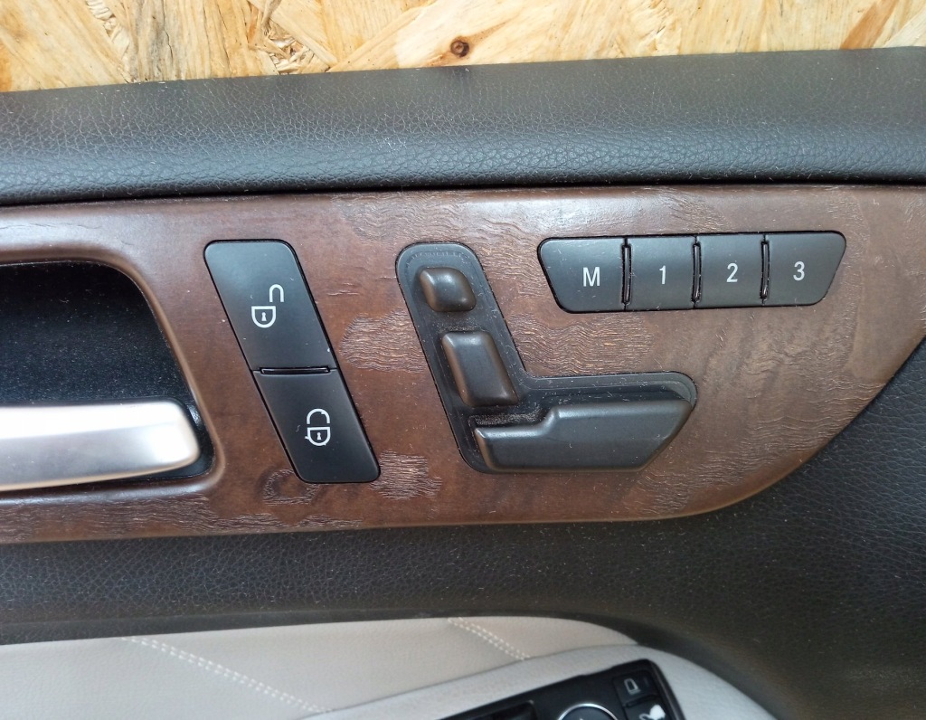 фото №3, Обшивка дверь левый передний mercedes gl x166 eu