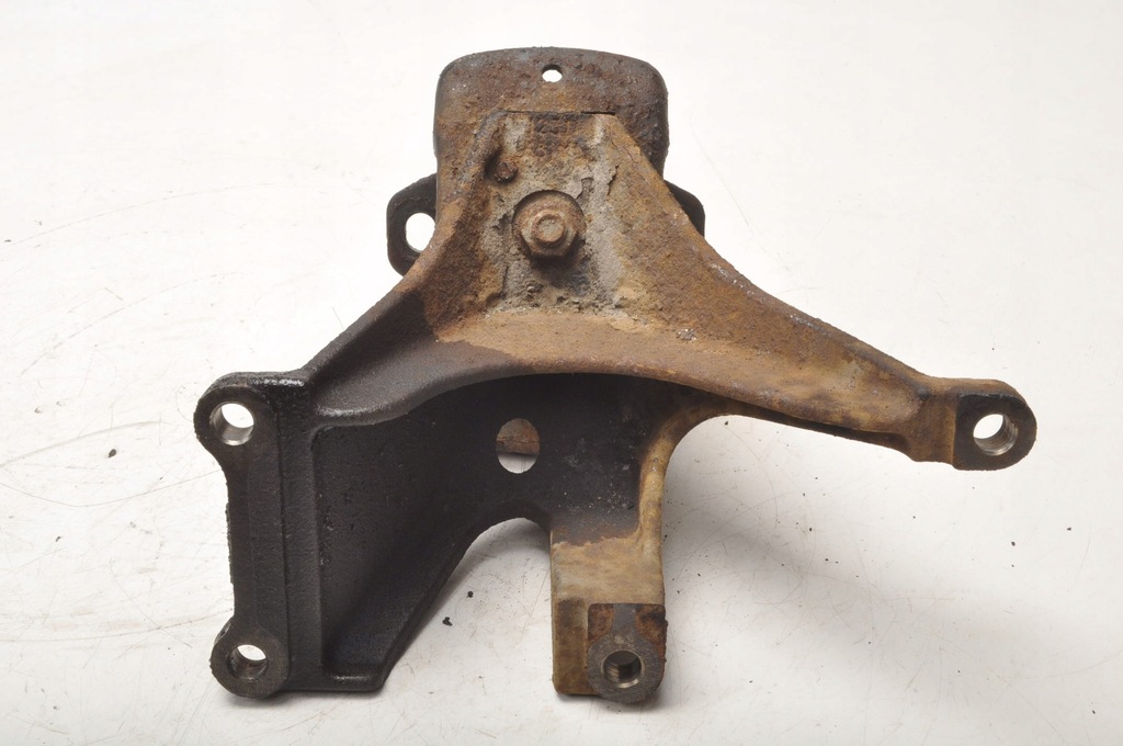 фото №1, Toyota tundra i 4.7 кронштейн кронштейн