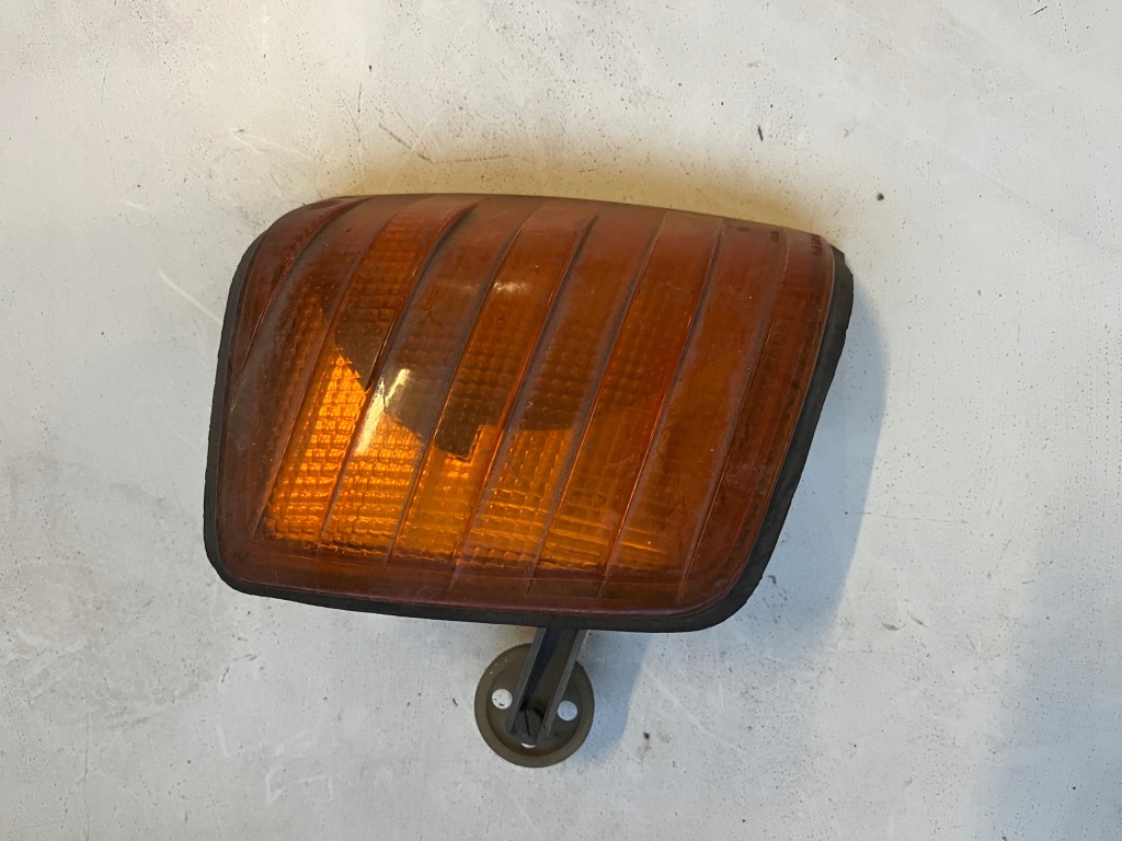 фото №1, Поворотник do mercedesa 190