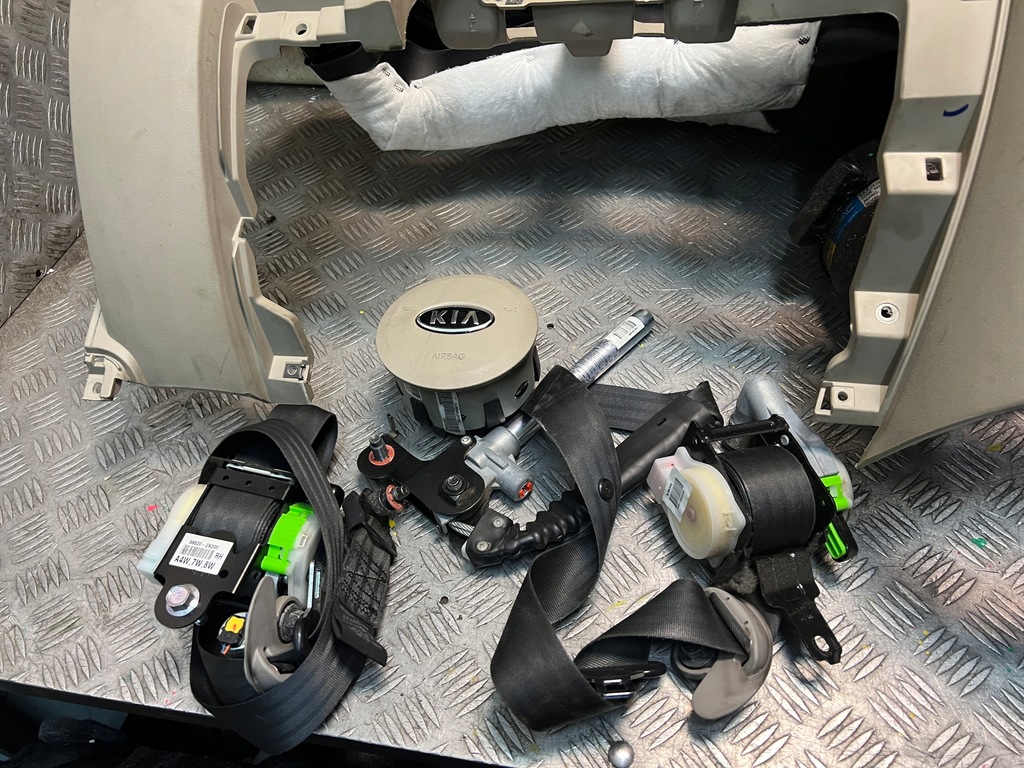 фото №9, Kia soul i 08- консоль приборная панель подушка безопасности набор подушка безопасности