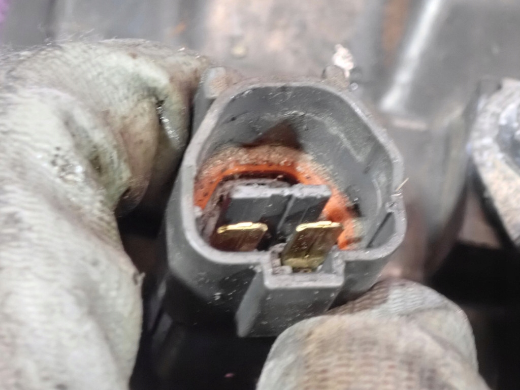 фото №5, Nissan tiida i 06-09 1.8 122km вентилятор радиатора 2 pin