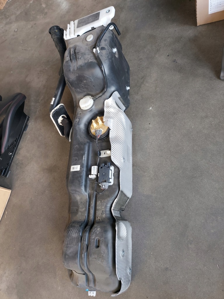 фото №5, Бак топлива renault master iii lift помпа 172025905r