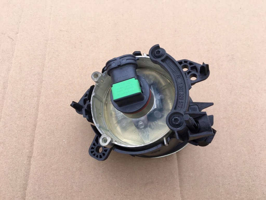 Противотуманная фара правый 0305076002 mercedes a w169 ideał Оригинал