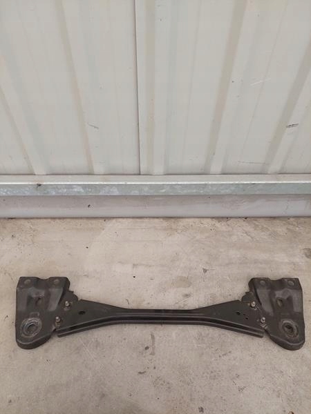 фото №1, Volvo v60 ii s60 lift кронштейн балка перед передня 31395891