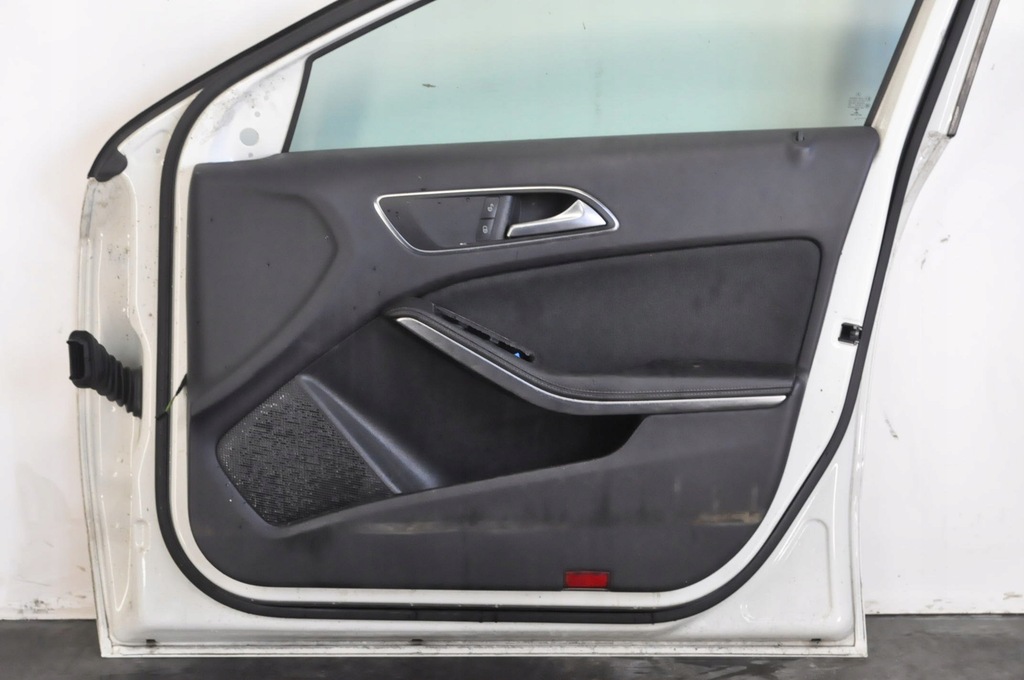 фото №7, Mercedes w176 дверь правый перед передние 650