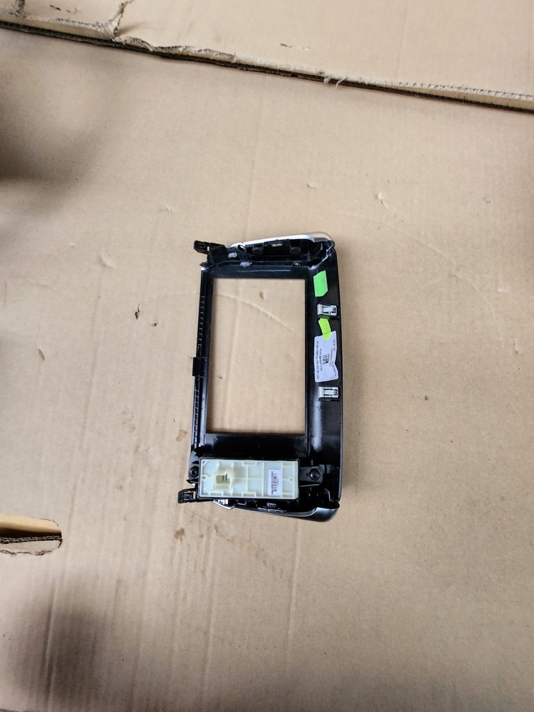 фото №3, Peugeot 2008 рамка радио дисплея