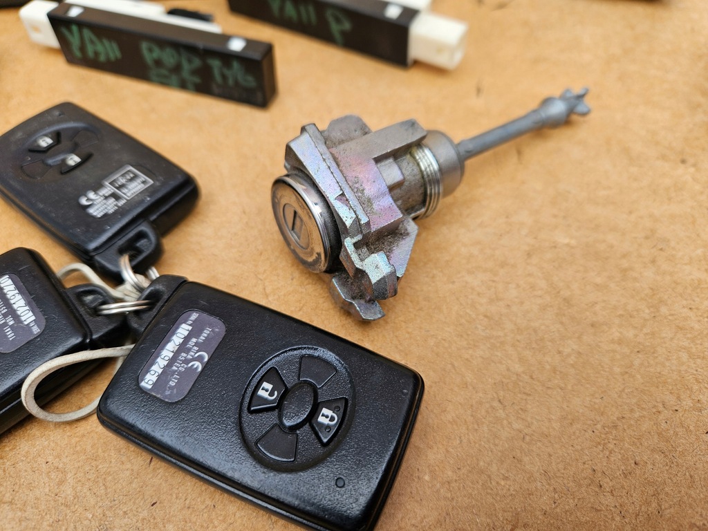 фото №11, Бортовой компьютер замок зажигания набор стартовый toyota yaris ii 1.8 vvt-i ts keyless