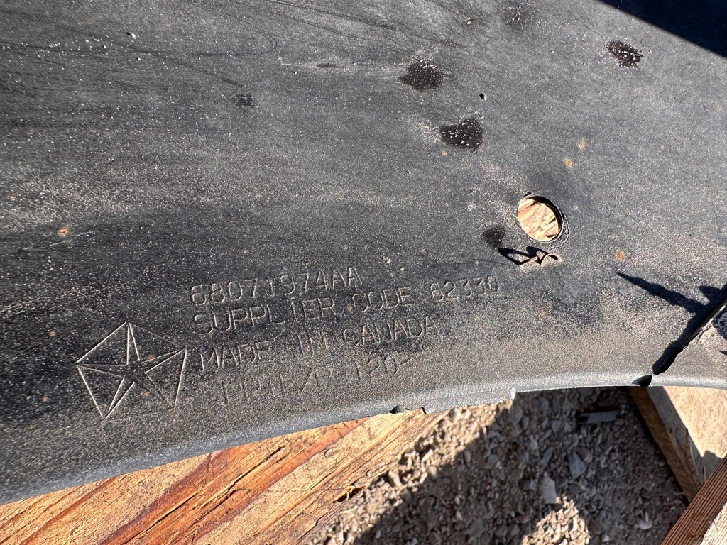 фото №10, Бампер перед передній радар абсорбер напрямна dodge charger srt 2011 - 2014