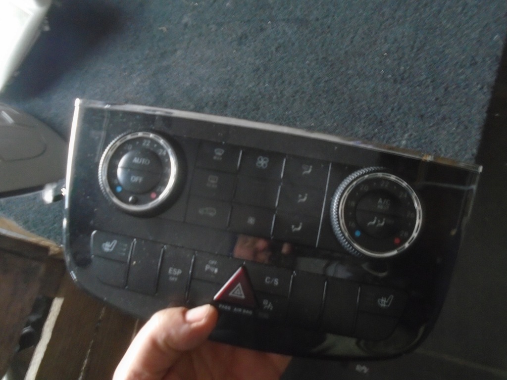 фото №1, Mercedes w251 панель кондиціонера idealny перемикач