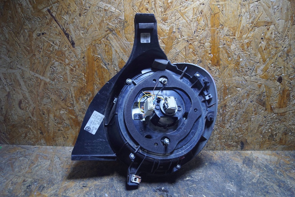 фото №13, Alfa romeo mito лампа левый задняя c1708