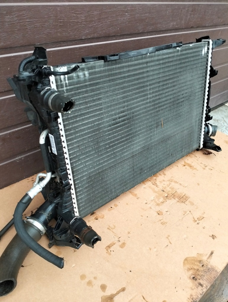 Комплект радиатор интеркулер audi a4 b8 2.0 tfsi механическая коробка передач в Украине