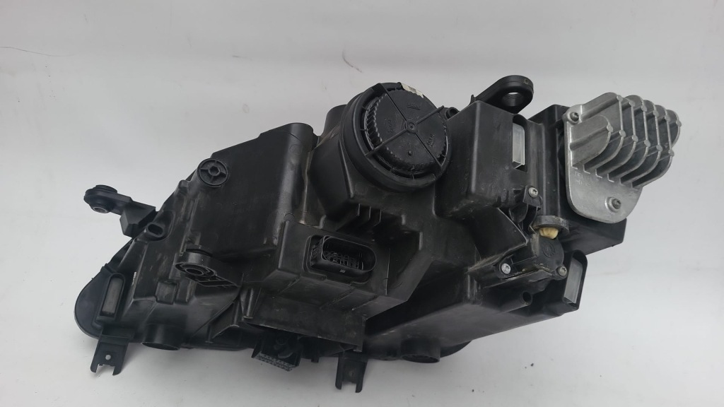 Купить Seat ateca 16- фара правый  перед передняя full led 576941008f