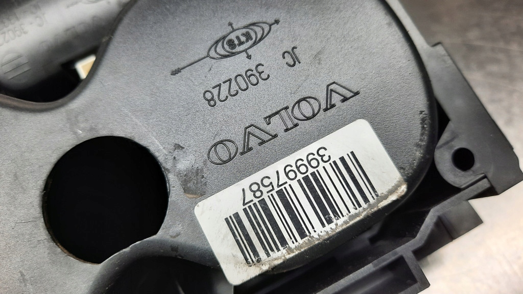 фото №13, Кронштейн na кружки 39997587 volvo s80 ii xc70 ii v70 iii