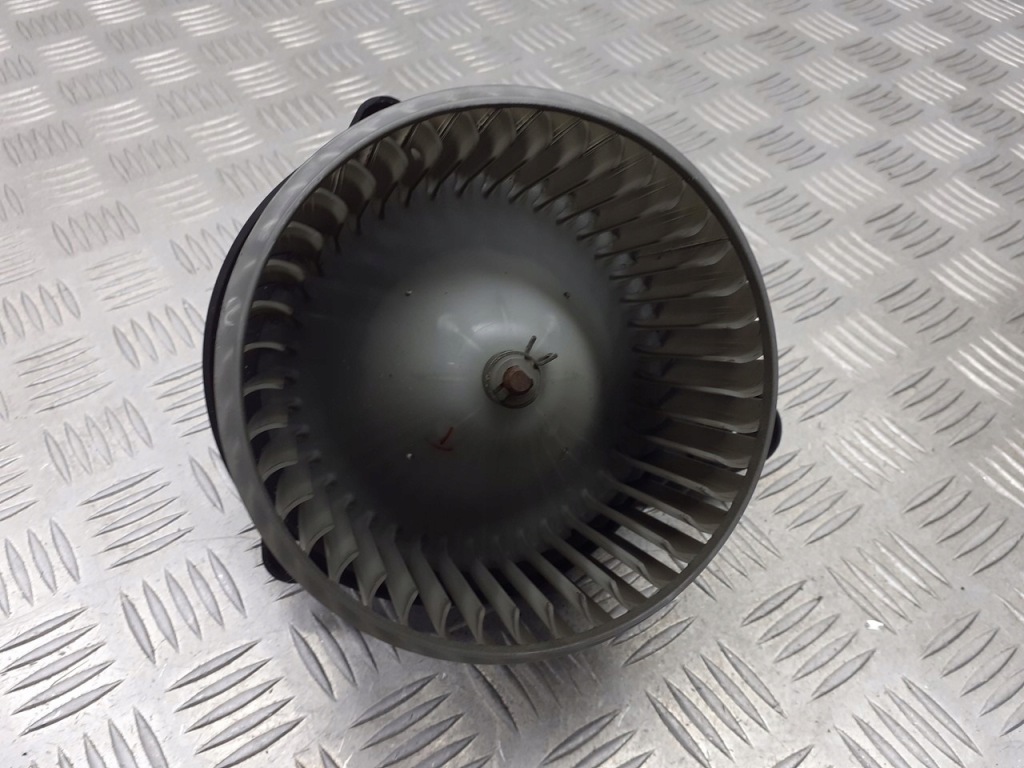 фото №1, Вентилятор обдув vw polo 9n 1.4 6q1819015c