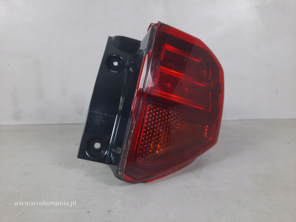 Купити Suzuki vitara 2 рестайлінг  18- фара led ліва задній європа