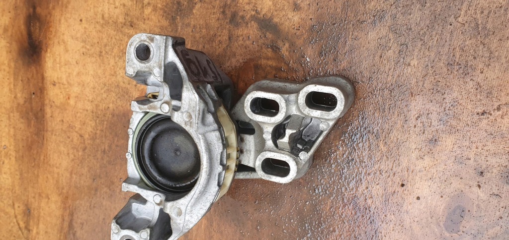 Кронштейн podyuszka двигателя mercedes w176 anac46000df Цена