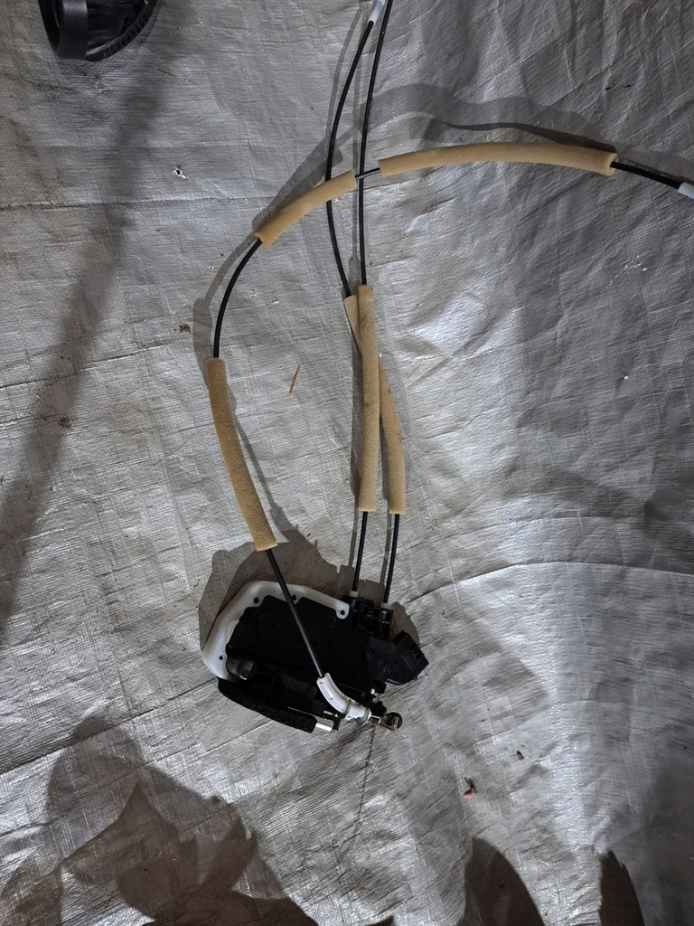 фото №1, Замок дверь передних правых nissan leaf ii