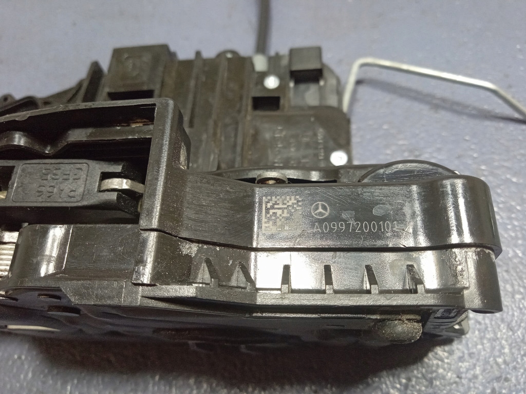 Mercedes gls w167 замок двері перед лівий передній 2 pin a0997200101 в Україні