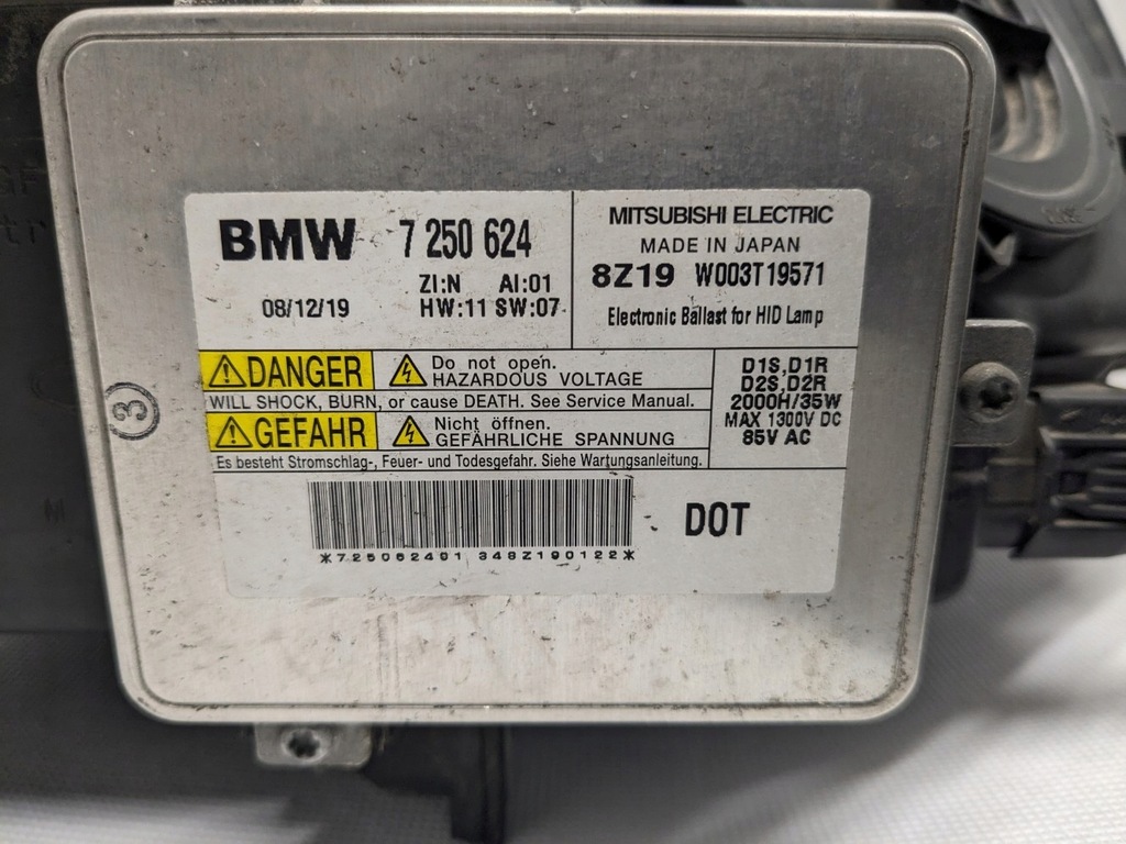 фото №9, Комплектна лампа права перед dynamic ксенон 7182150 bmw 7 f01 f02 08- europa