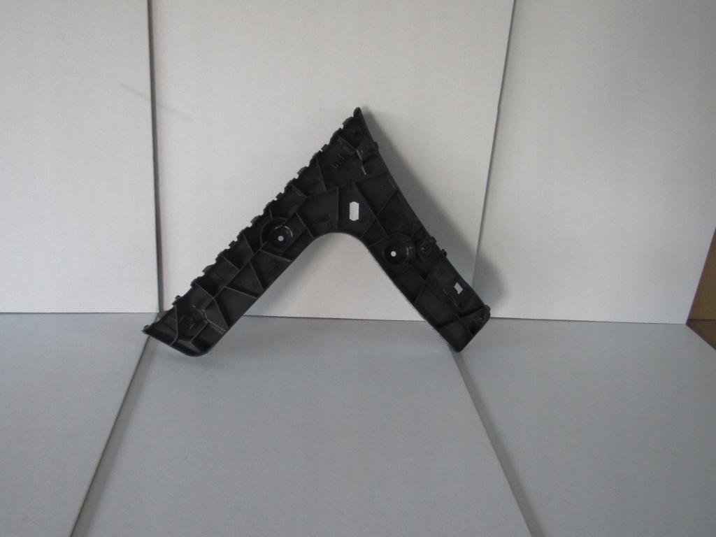 фото №1, Audi a6 c7 кронштейн бампера задняя правое kombi