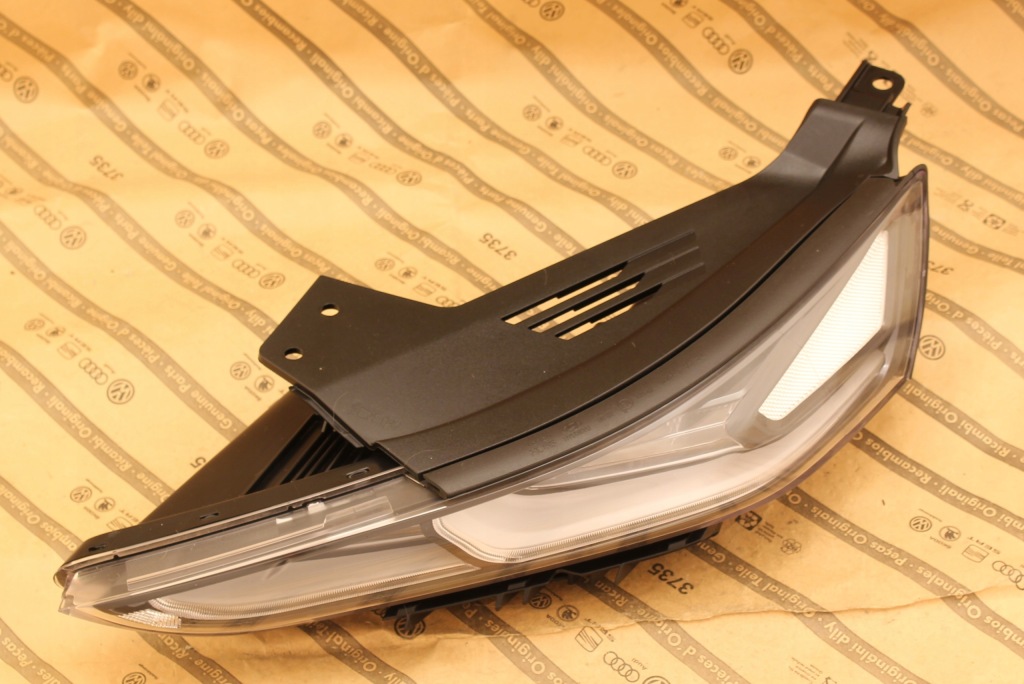 фото №1, Hyundai santa fe iv 4 18-20 лампа full led верхний