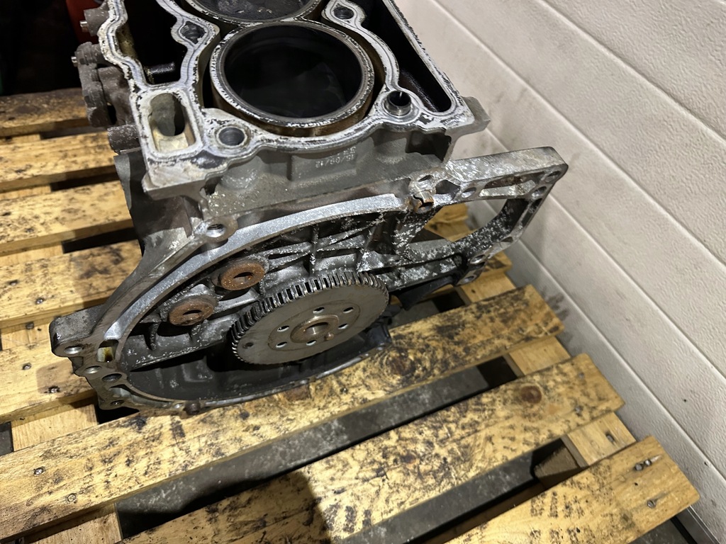 фото №10, Блок двигателя dół wał поршни peugeot 1.6 vti gu35