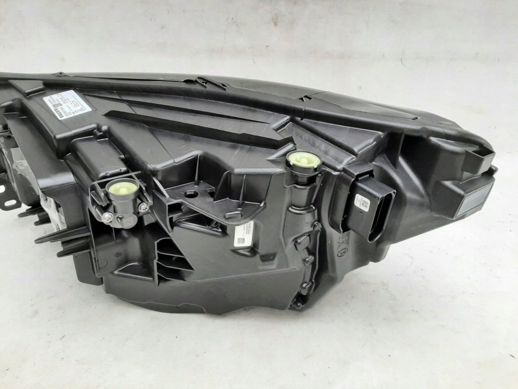 Volvo xc40 рестайлінг  22- фара правий перед передня full led 32293764 Доставка