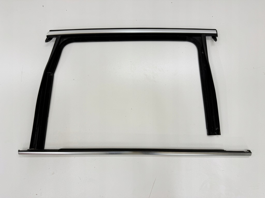 фото №1, Молдинг прокладка скло правий задня хром mercedes w247 b-klasa