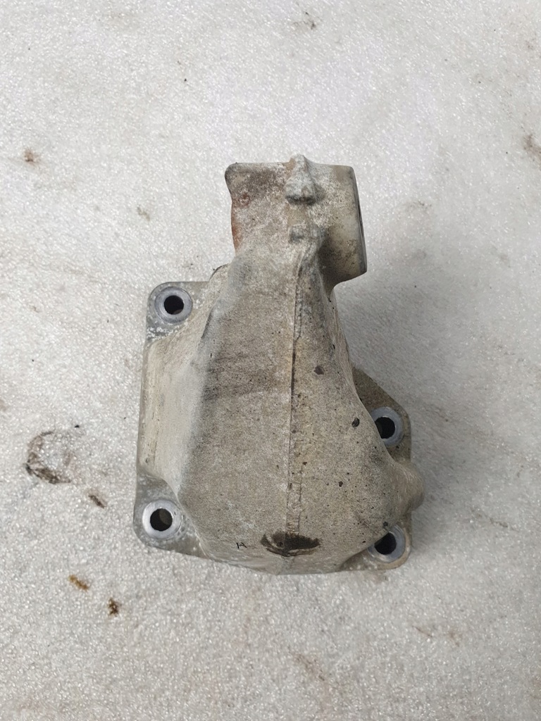 фото №2, Кронштейн двигуна mercedes r w251 3.0 cdi