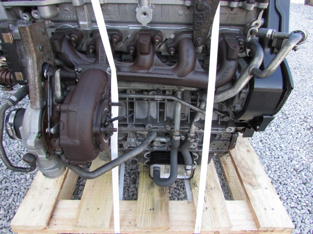 Двигун комплектний  форсунки турбонагнітач volvo xc90 2.4 d5 Оригінал