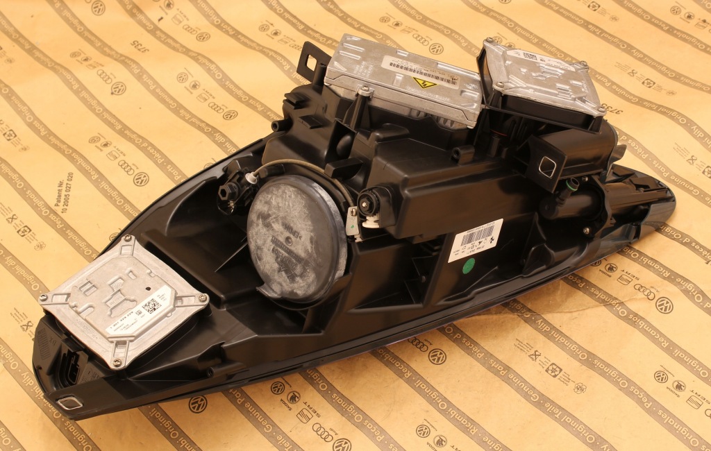 фото №2, Ferrari california 08-14 лампа bi-xenon + led kpl