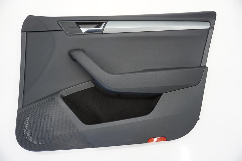 фото №8, Skoda superb iii kombi сиденья заднее сиденье