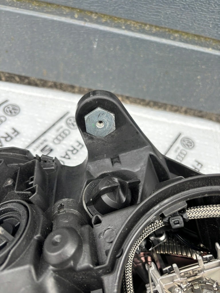 фото №9, Лампа ліва bi-xenon mercedes c-klasa w204