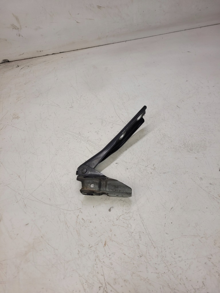 фото №1, Петля капот правый audi a3 8p lift 8p0823302b