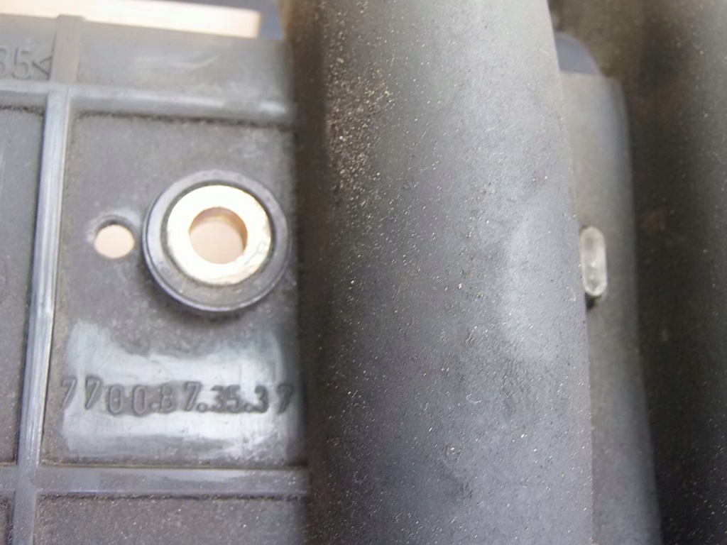 Колектор впускний  впускний 7700871088 renault twingo i 1,2 8v benz в Україні