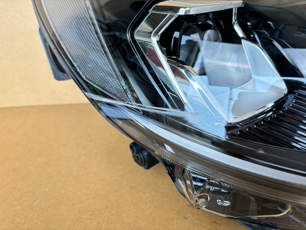 Фара передняя перед правый  ford kuga mk3 full led в Украине