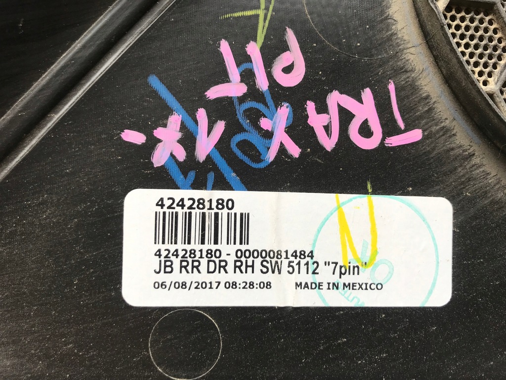 фото №12, Chevrolet trax 17- обшивка дверь