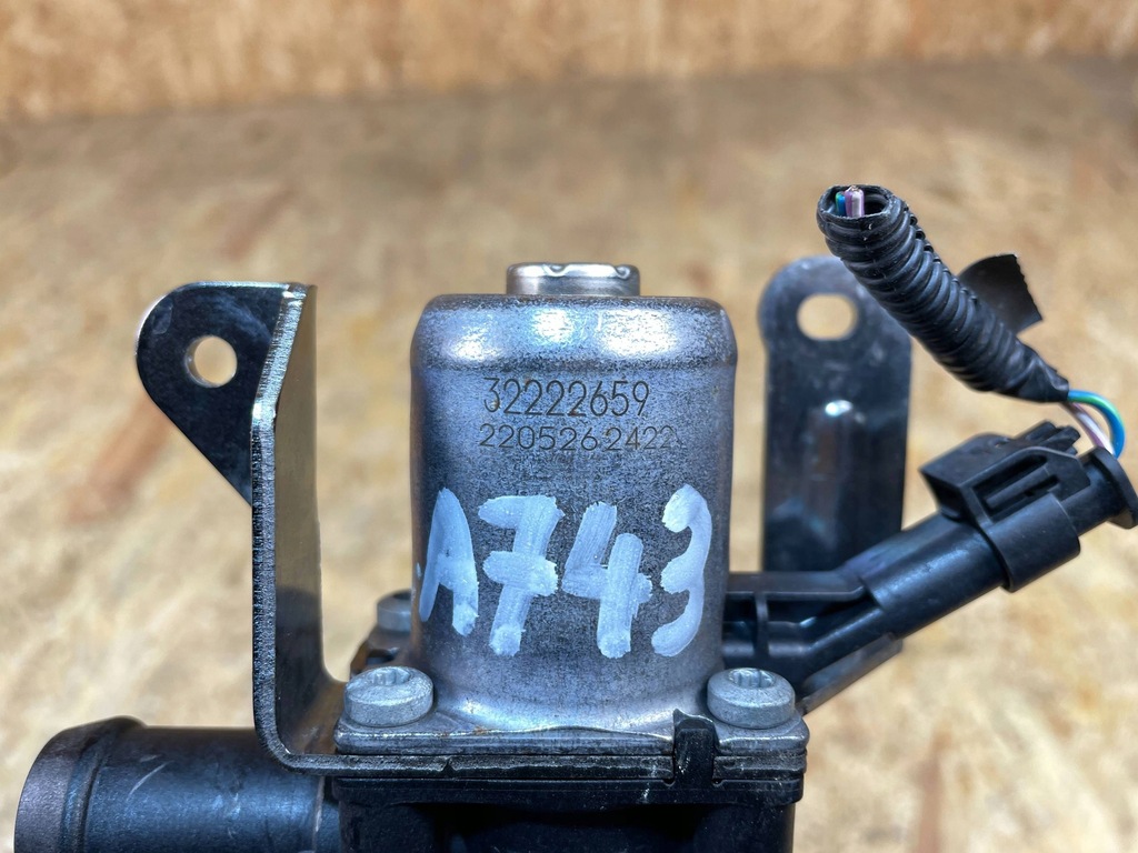 фото №9, Електроклапан клапан циркуляції wody volvo xc60 ii xc90 ii v90 a0081535428