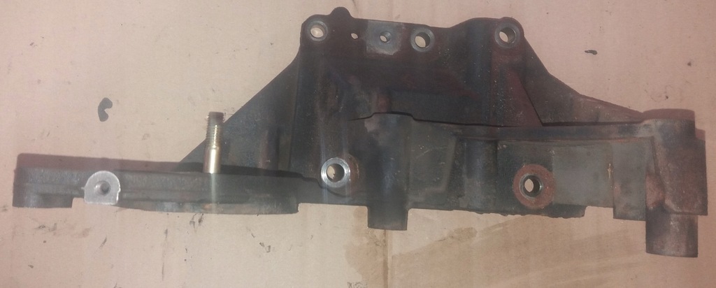 фото №1, Mazda 6 2.0 rf5c кронштейн генератора