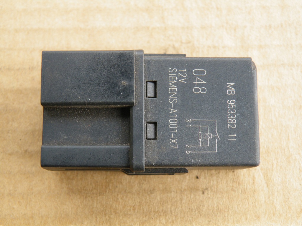 фото №1, Volvo v40 s40 i 1 реле mb9533821l