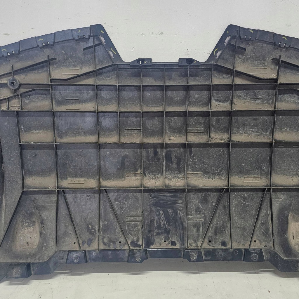 Плита накладка підвіска бампера задні tesla x plaid 2022r 1609583-00-b Київ