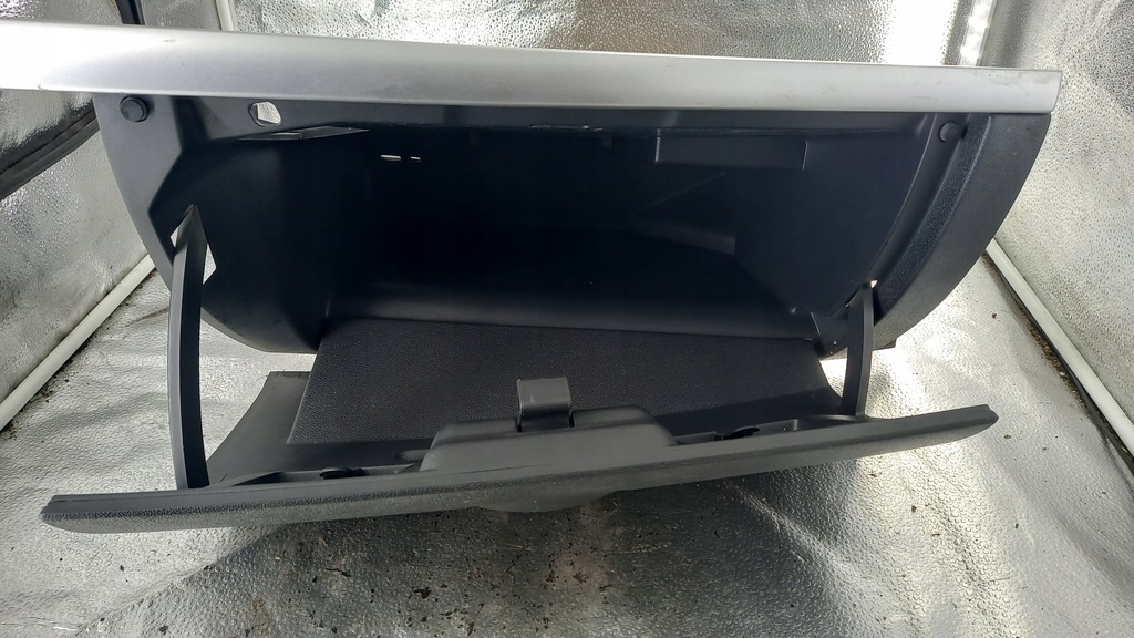 фото №2, Бардачок пассажира renault clio iii 07r 1.2b