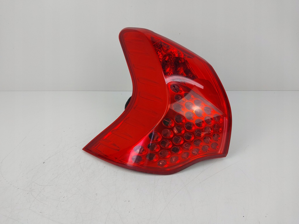 фото №1, Лампа левый задняя 9683460880 peugeot 3008 i