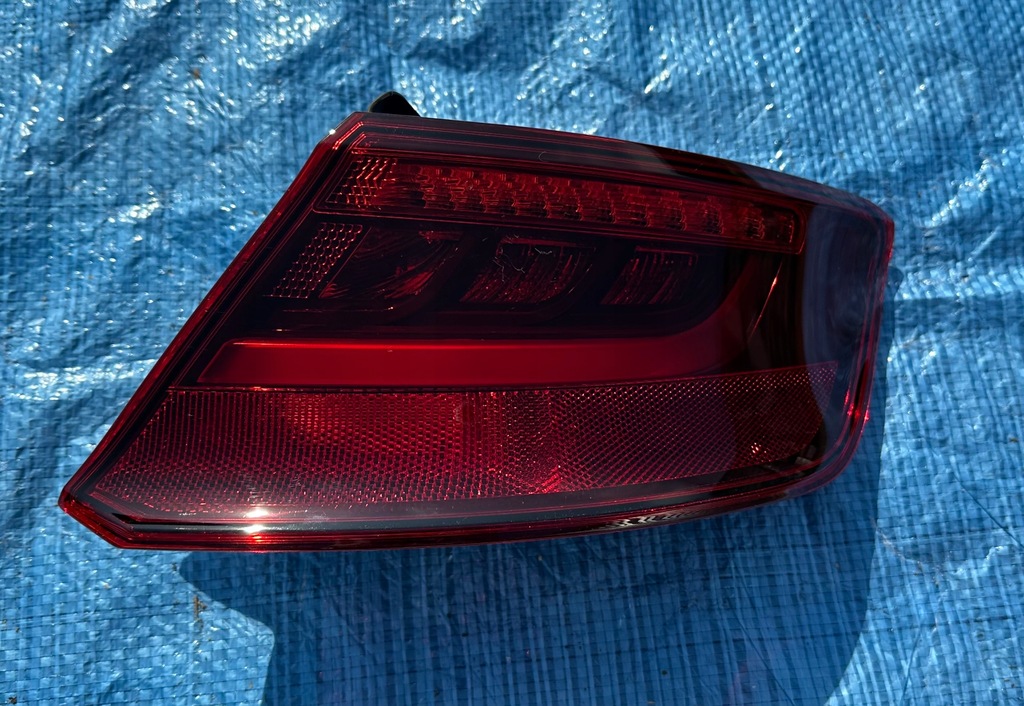 фото №1, Лампа задня права audi a3 8v4945096d