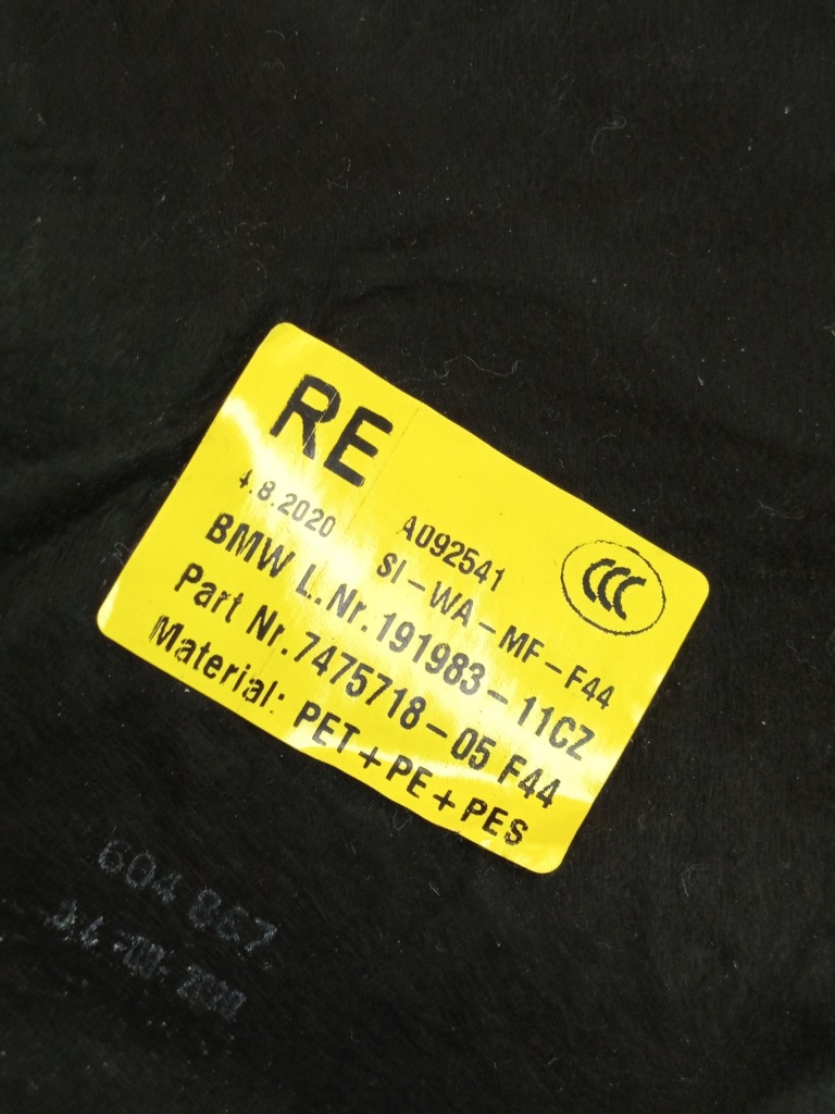 фото №10, Bmw оригинальный номер 7475718 2' f44 f74 шумоизоляция изоляция ниша колеса правый задняя