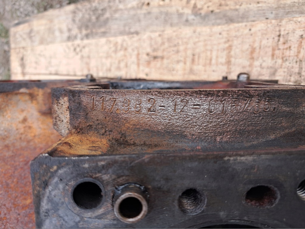 Блок двигателя mercedes 107 sl slc 450 117,982 1170110401 в Украине