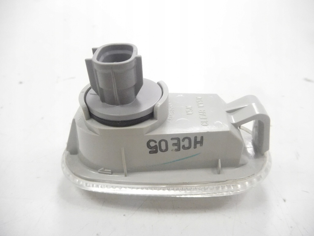 фото №6, Поворотник боковой белый r=l mitsubishi l200 оригинальный номер 8351a041